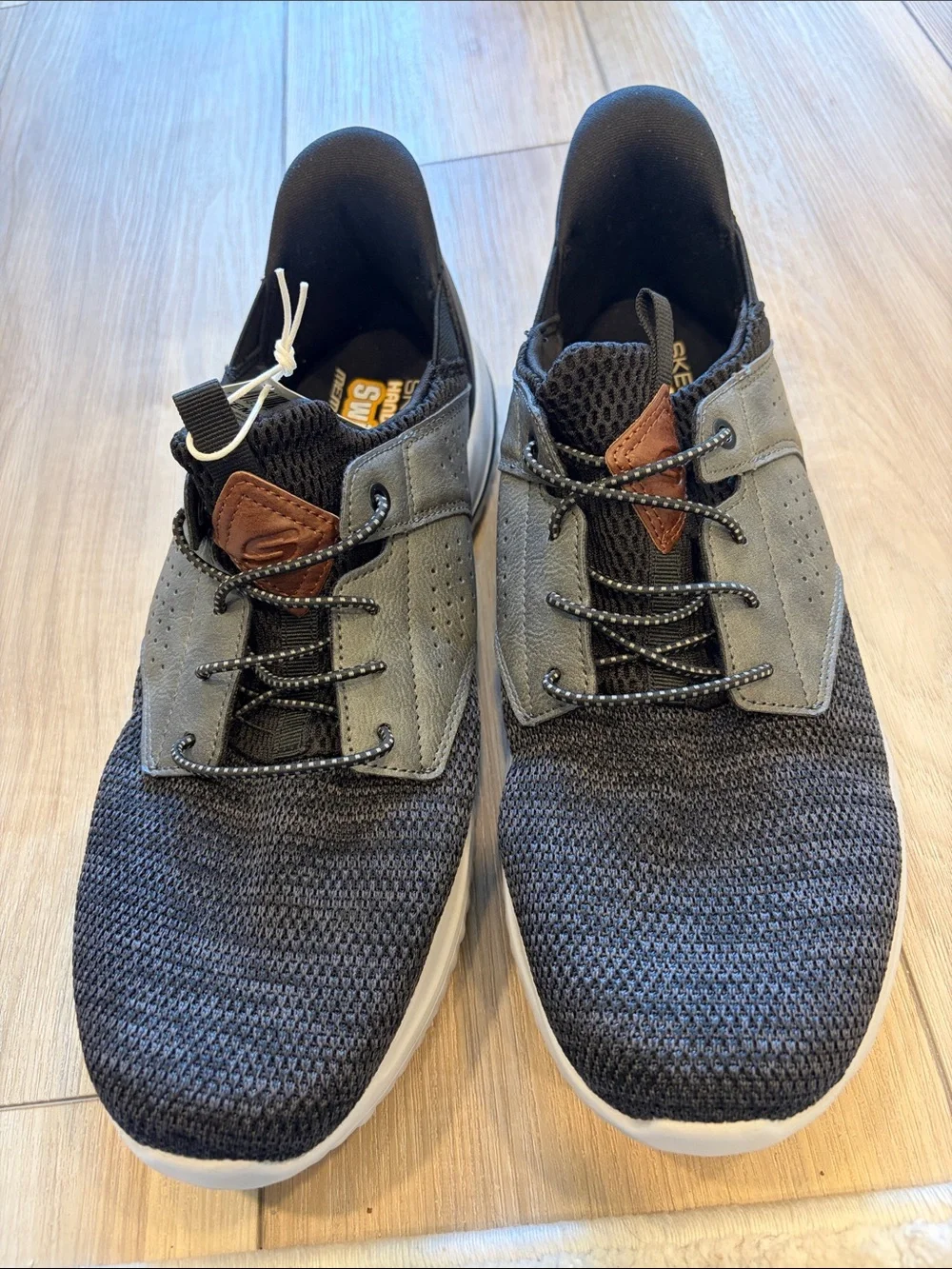 New Skechers Men's Black and Gray Lightweight Athletic Sneakers